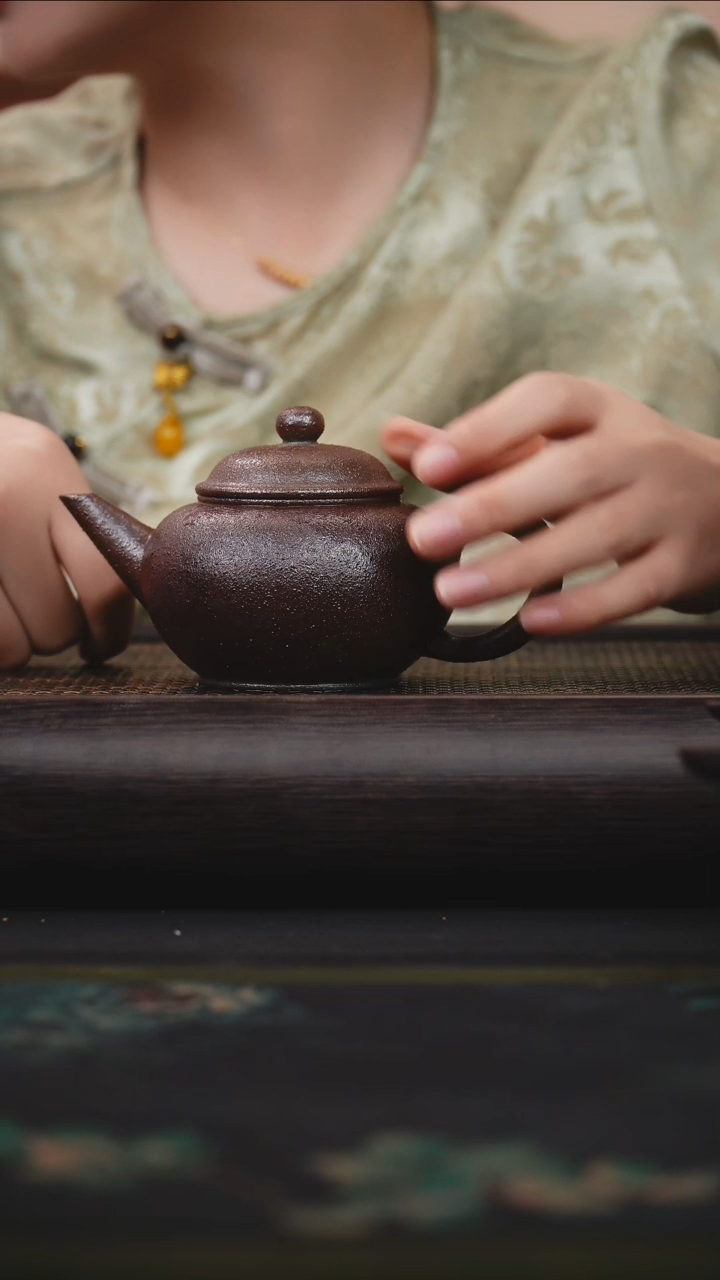 茶壶紫砂红降坡 水平 柴烧 