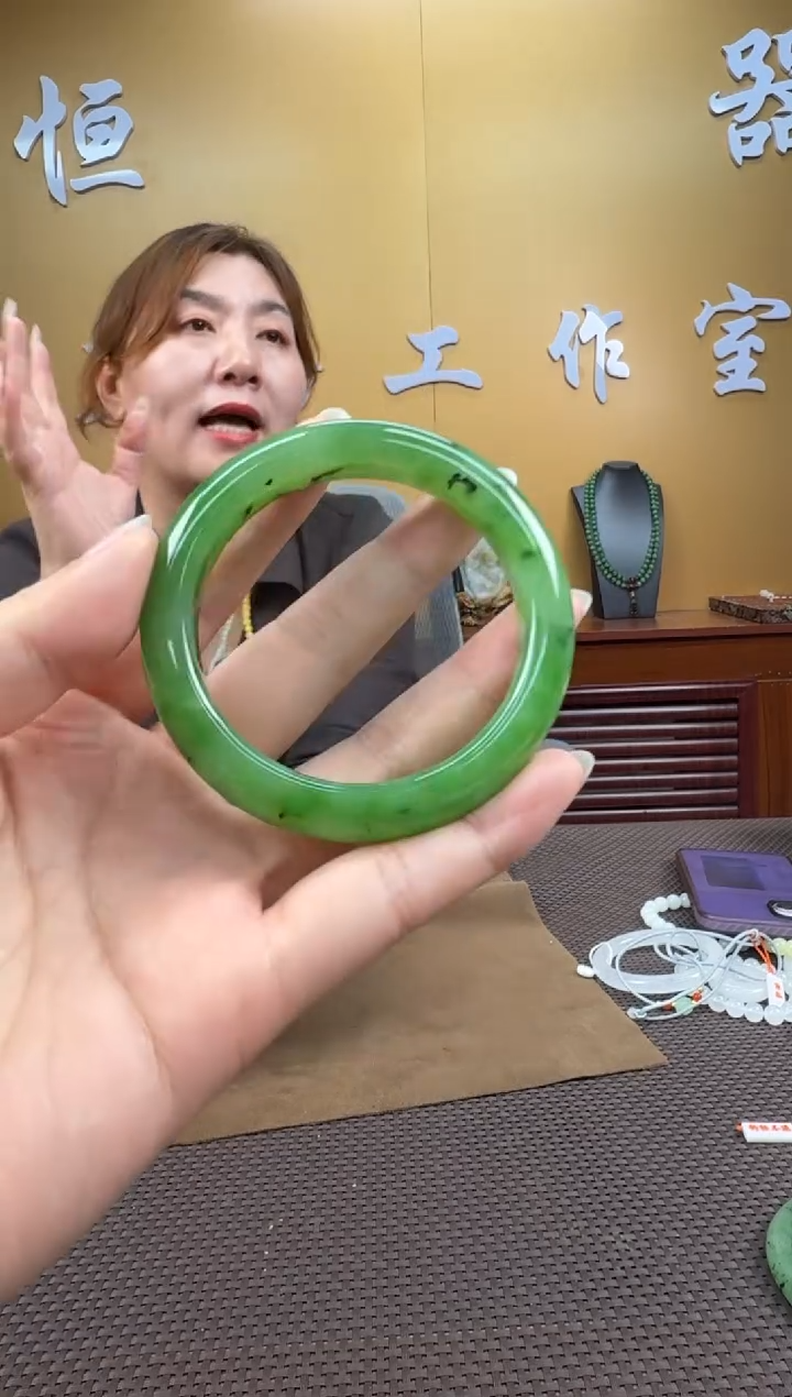 颈饰未镶嵌和田玉手镯55