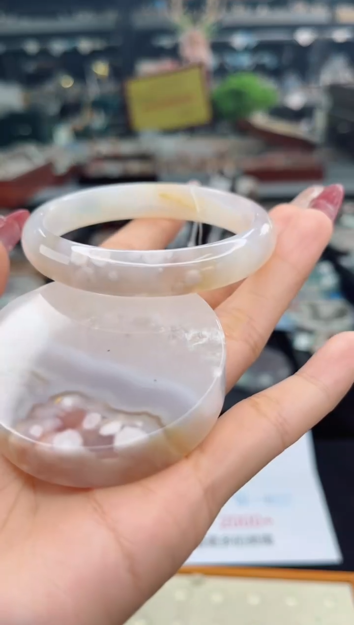 【闪购商品】石英质玉手镯未镶嵌57圈口（赠品镯心）1572140