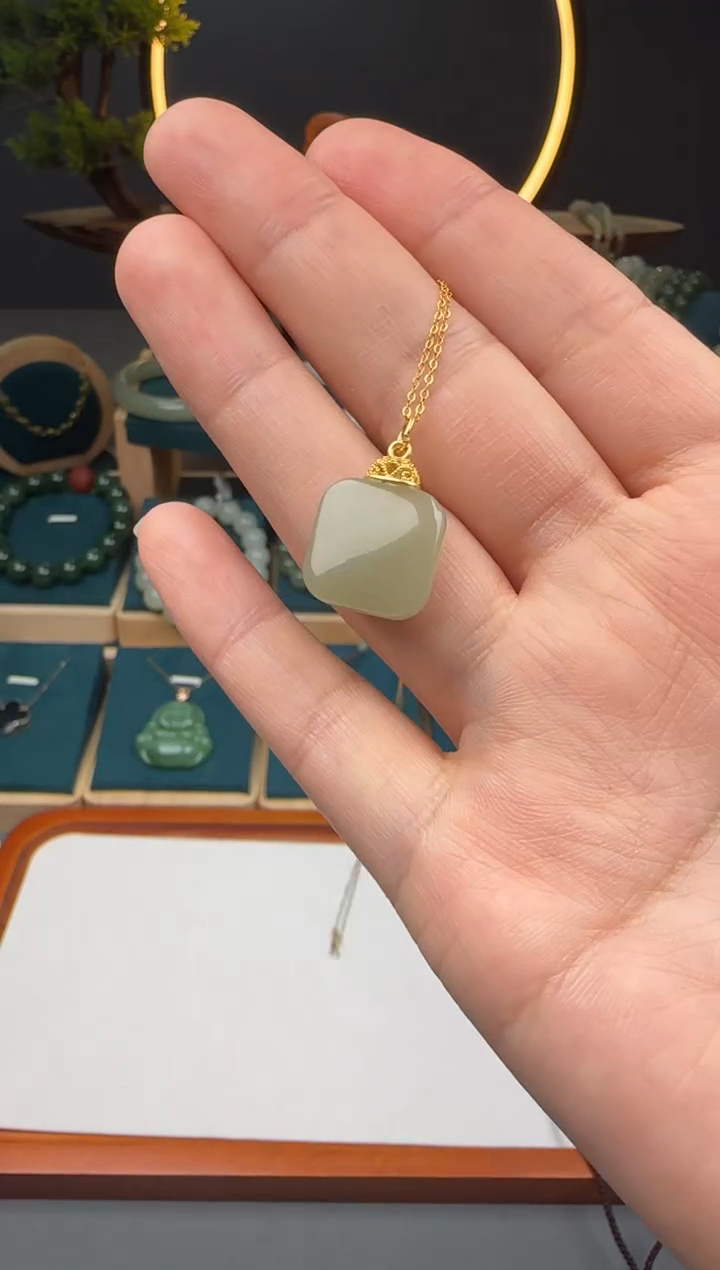 颈饰未镶嵌和田玉和田玉无事牌吊坠