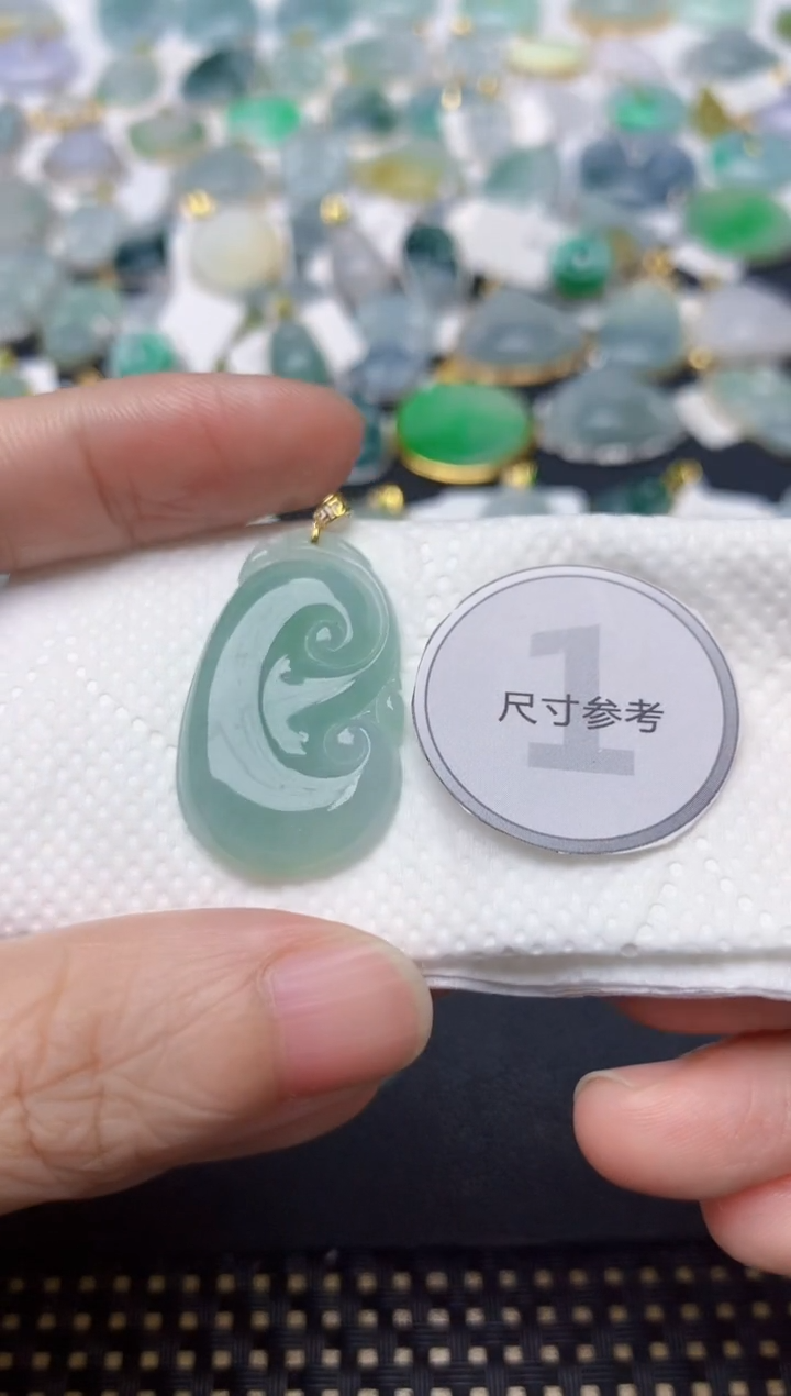 颈饰18K金镶嵌翡翠天然缅甸A货翡翠