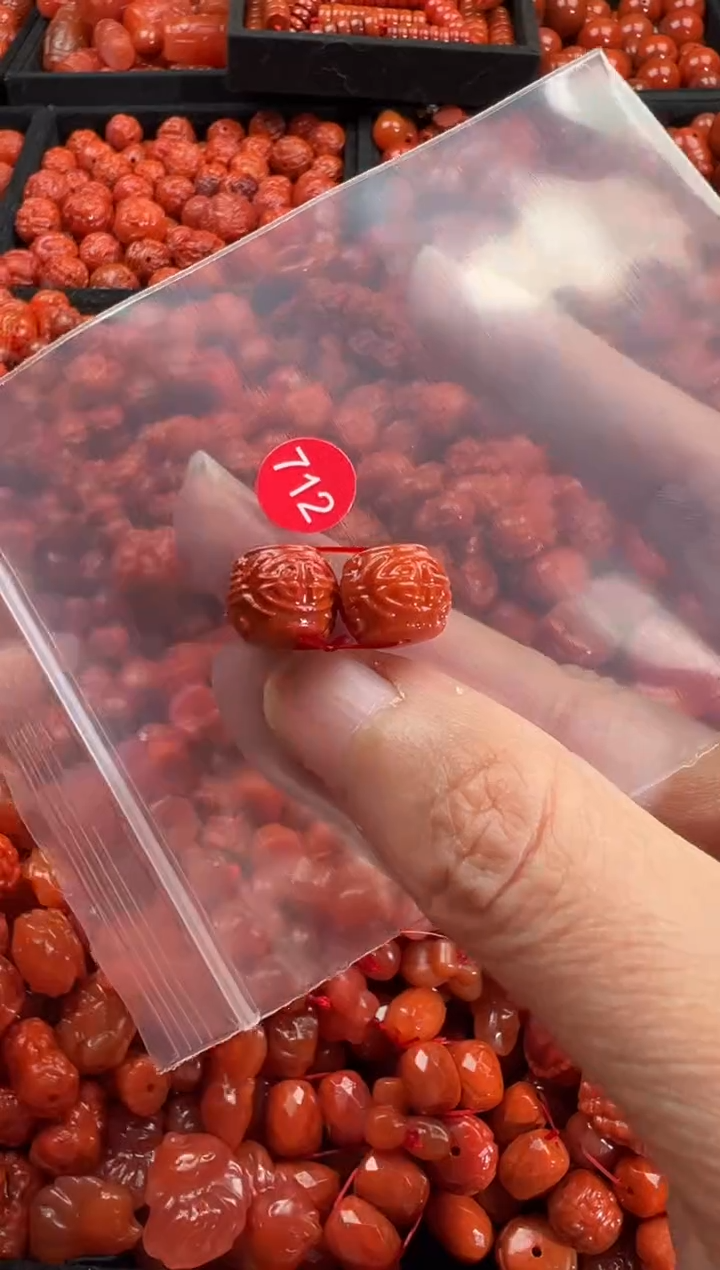 颈饰未镶嵌南红玛瑙1