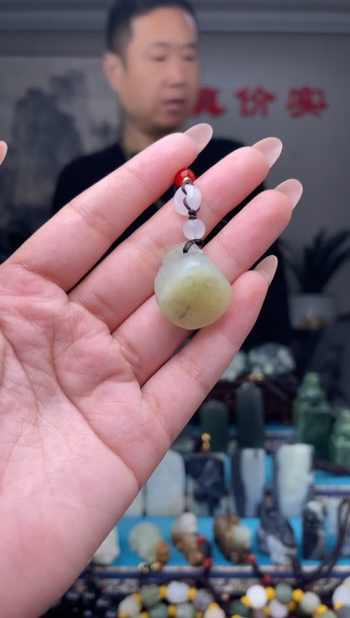 未镶嵌和田玉挂件1