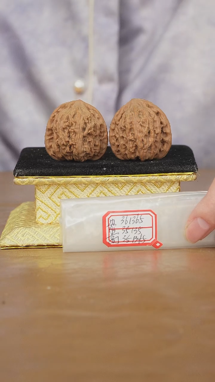 把件文玩核桃密纹狮子头