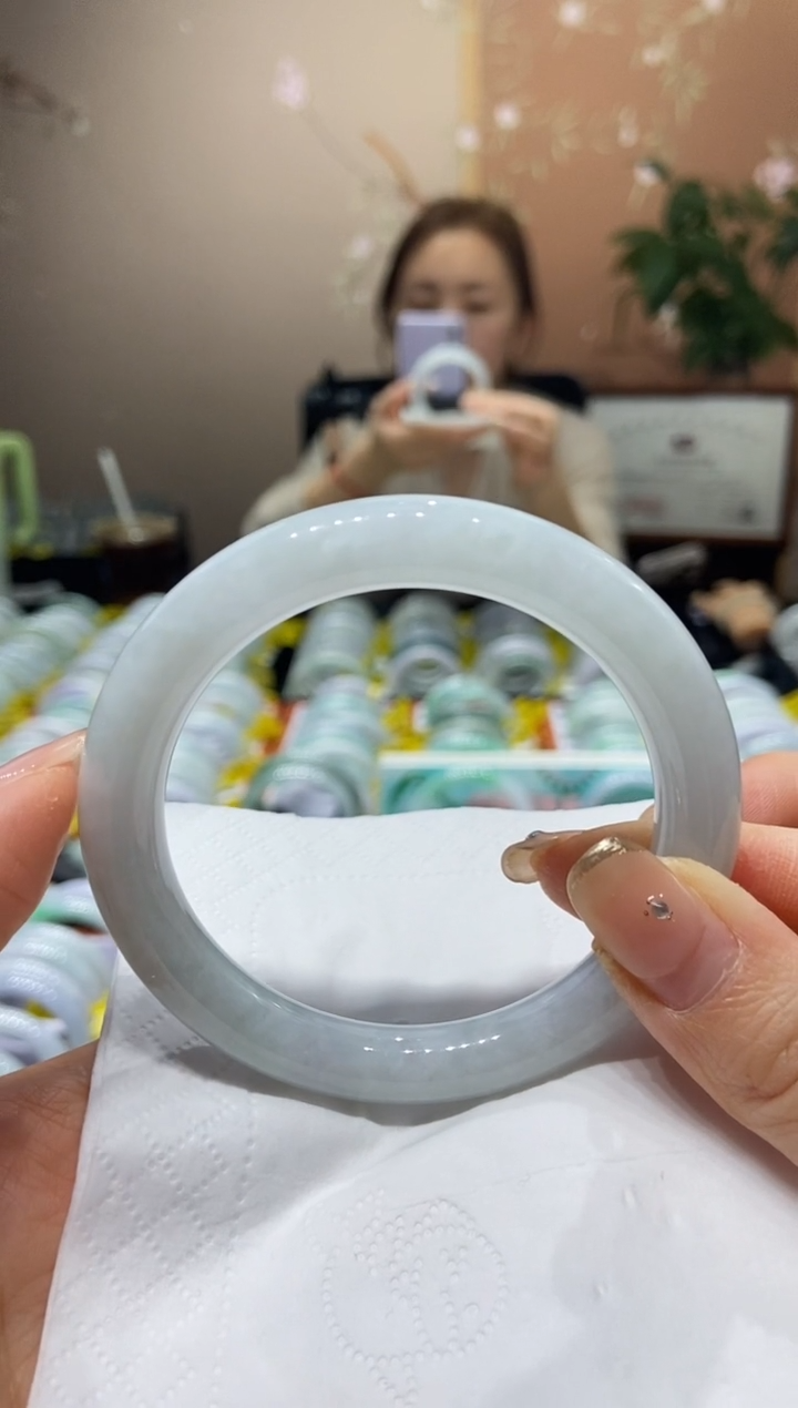 【闪购商品】翡翠手镯未镶嵌58圈口