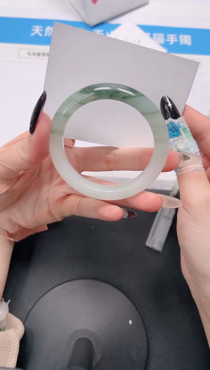 【闪购商品】石英质玉手镯未镶嵌181-飘花52