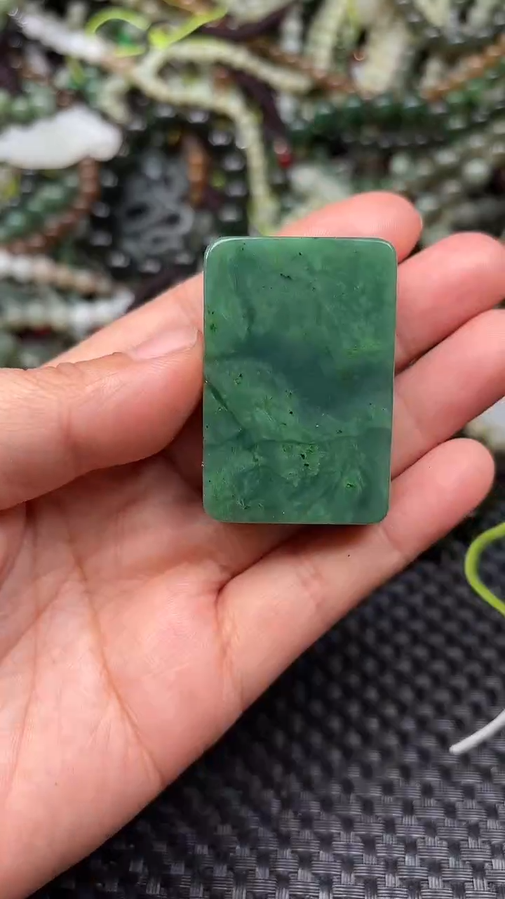 和田玉未镶嵌颈饰1