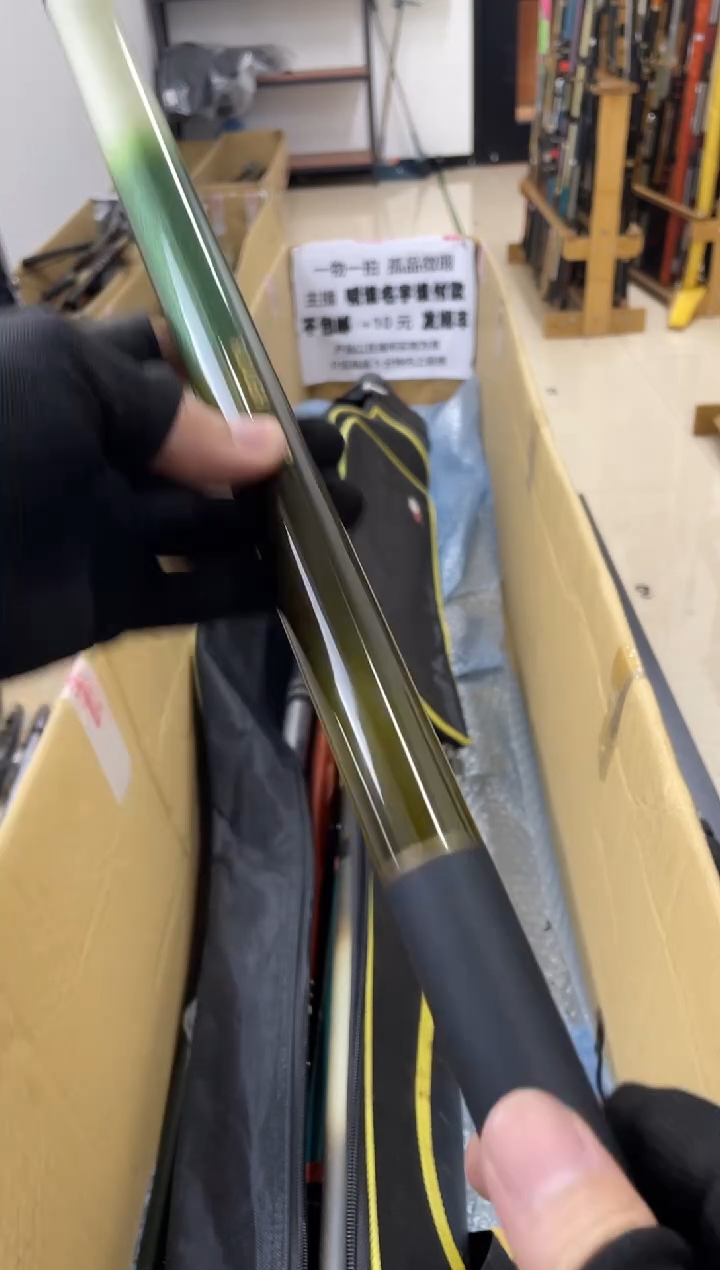 f****⁹孤品微瑕，以直播间介绍为准，加10元发顺丰。