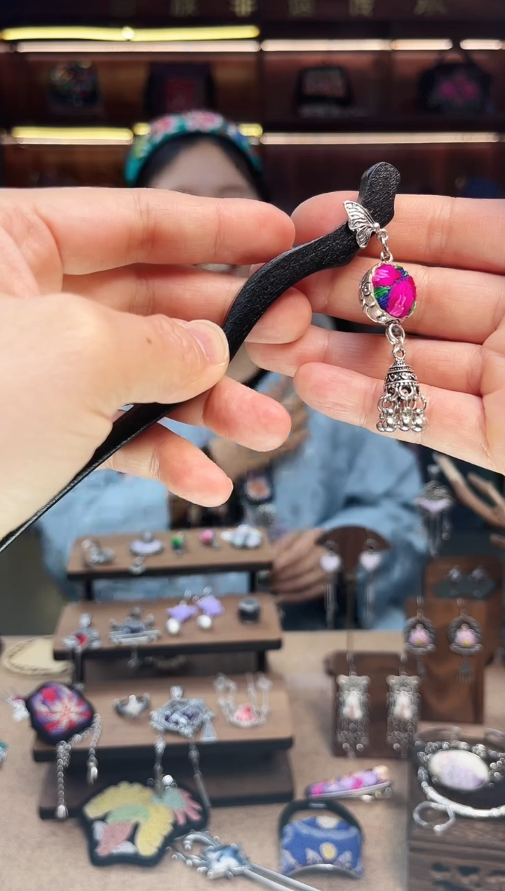 【闪购商品】织绣1856黔东南苗族刺绣