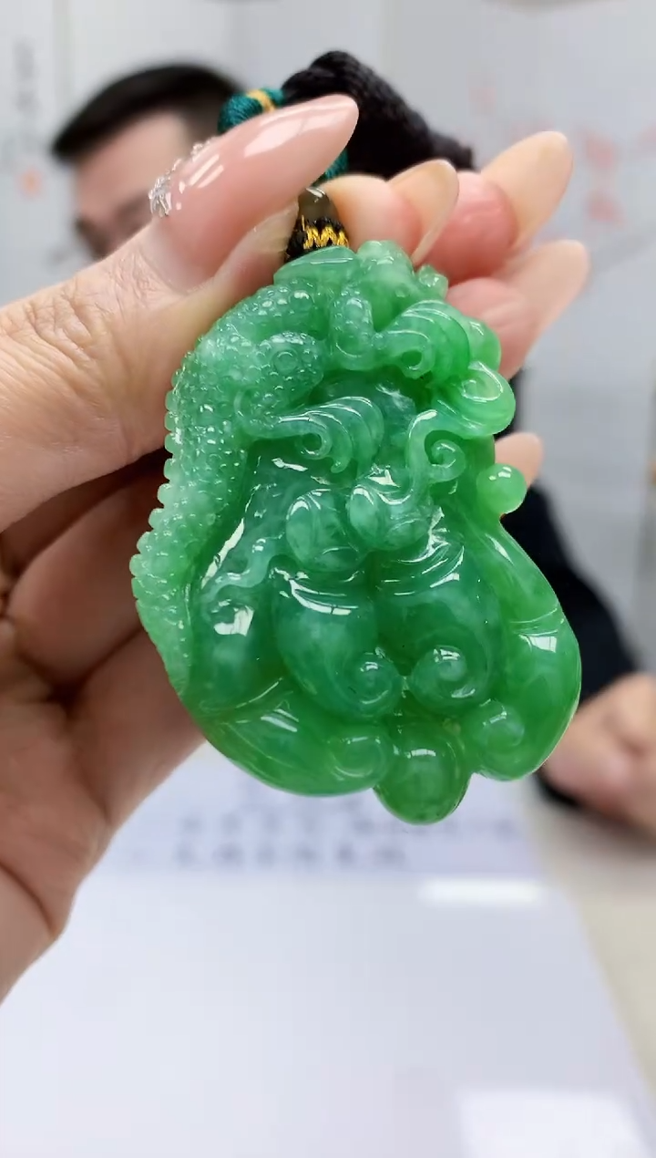 【闪购商品】定制翡翠未镶嵌5152MM-毛货挂件103