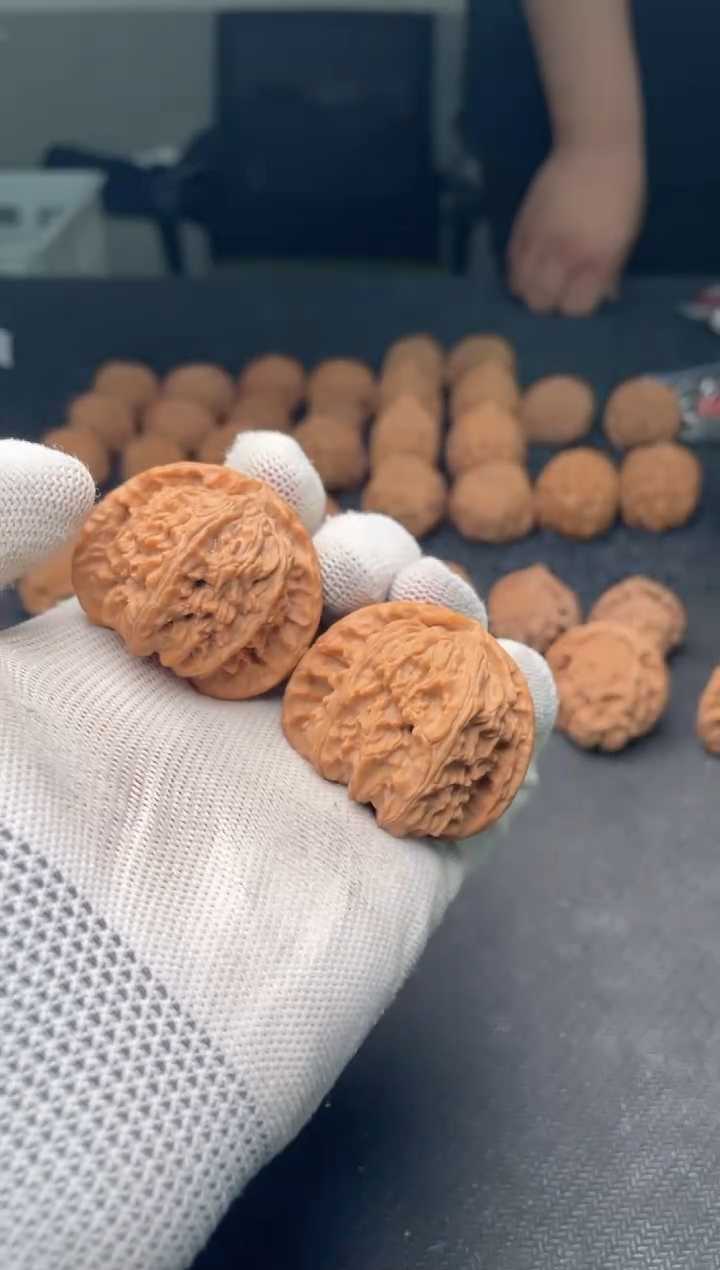 把件文玩核桃a41  白狮子 42尺