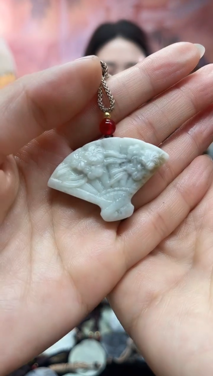 未镶嵌岫玉吊坠`