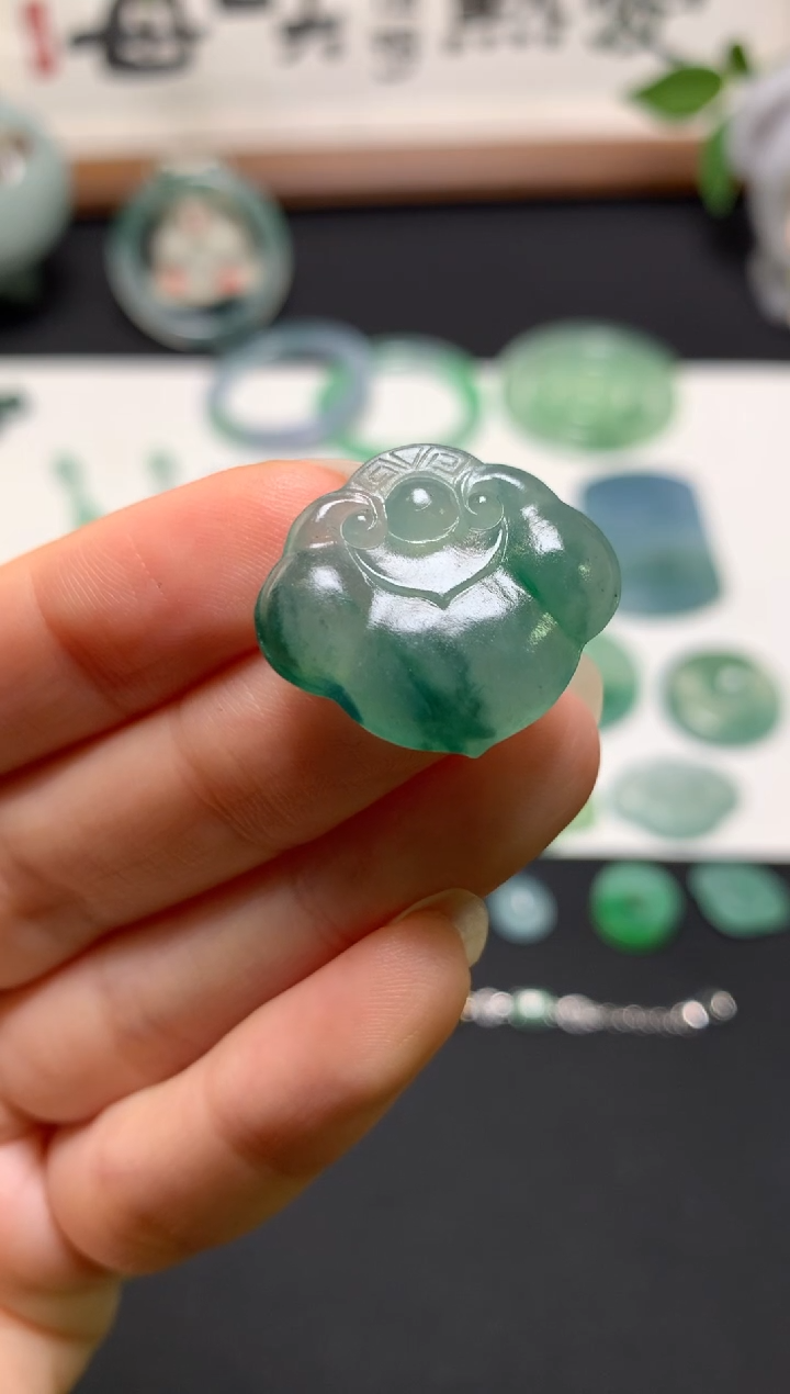 未镶嵌定制翡翠21*24*6.1