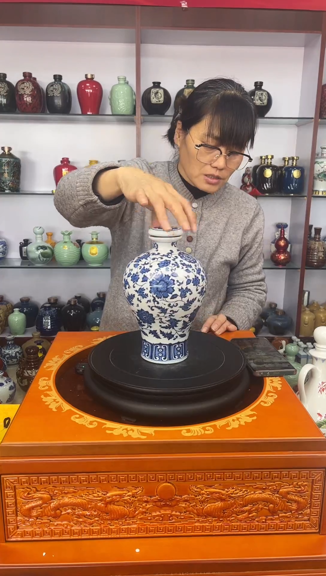 瓶瓷    2斤装青花缠枝莲        陶瓷空酒坛