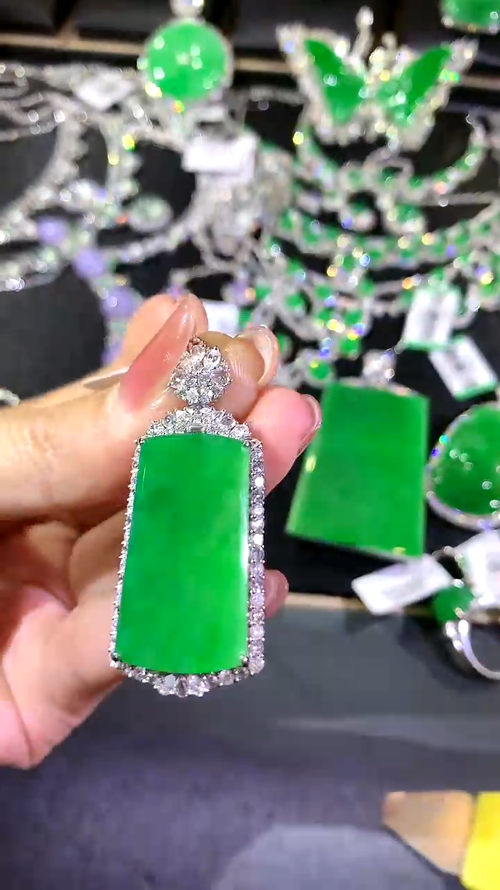 【闪购商品】翡翠吊坠(不含链)18K金镶嵌139-无事牌