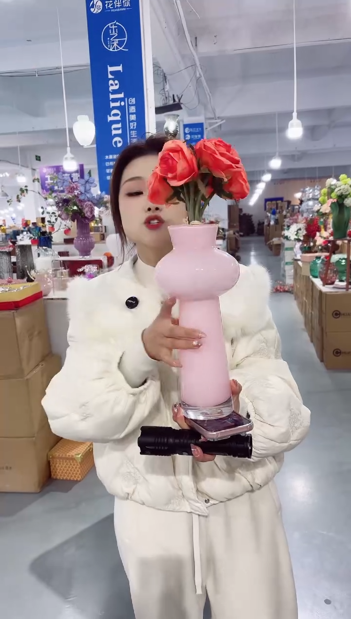 【闪购商品】玻璃私花花瓶微瑕-YOCK