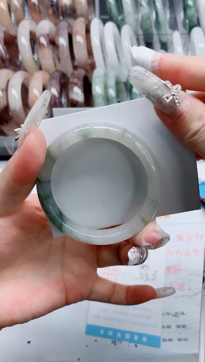 【闪购商品】石英质玉手镯未镶嵌A283-53.6