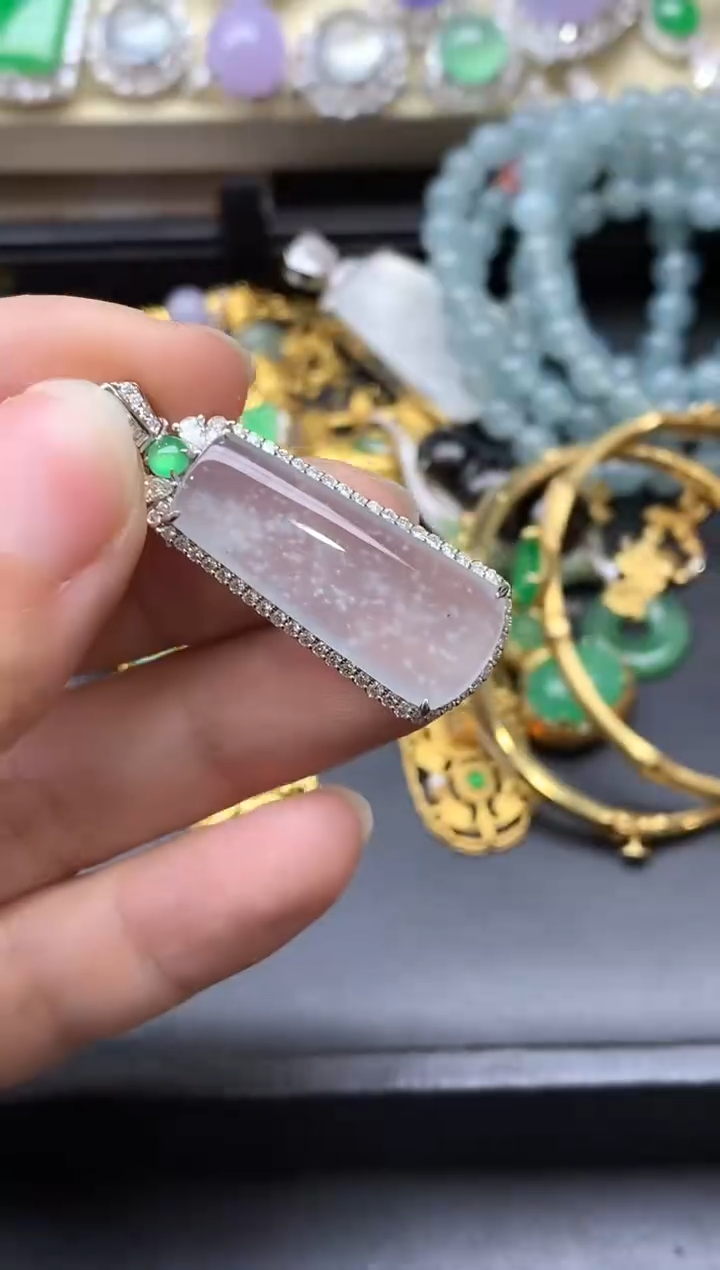 颈饰18K金镶嵌翡翠670-中国好珍宝