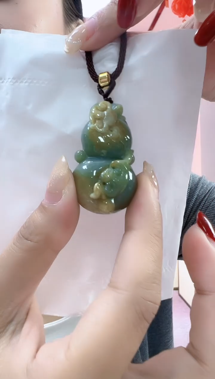 【闪购商品】翡翠颈饰未镶嵌孤品葫芦