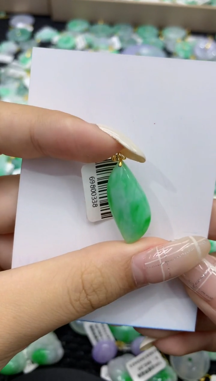 颈饰18K金镶嵌翡翠天然缅甸翡翠A货
