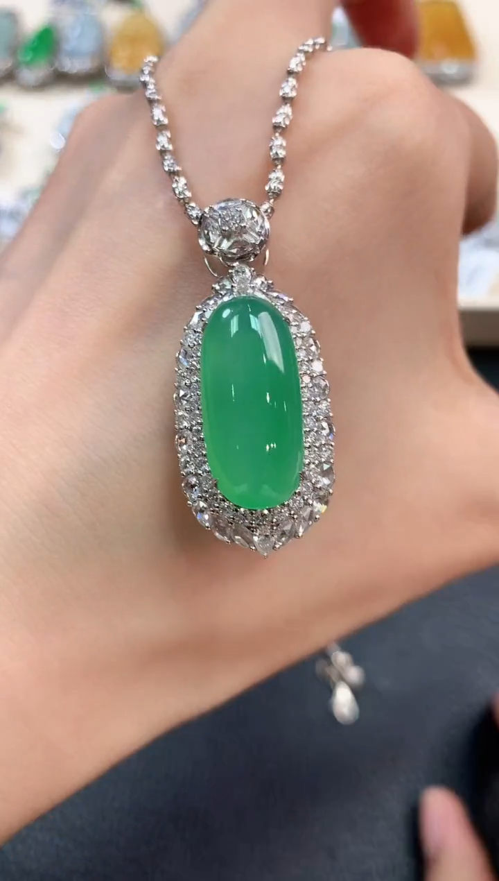 【闪购商品】翡翠吊坠(不含链)18K金镶嵌n93       