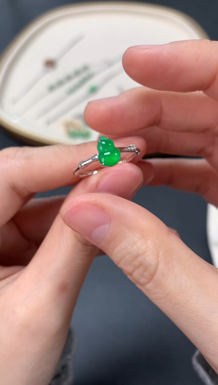 【闪购商品】翡翠戒指18K金镶嵌戒指2400