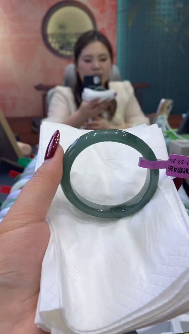 【闪购商品】翡翠手镯未镶嵌多人0015541