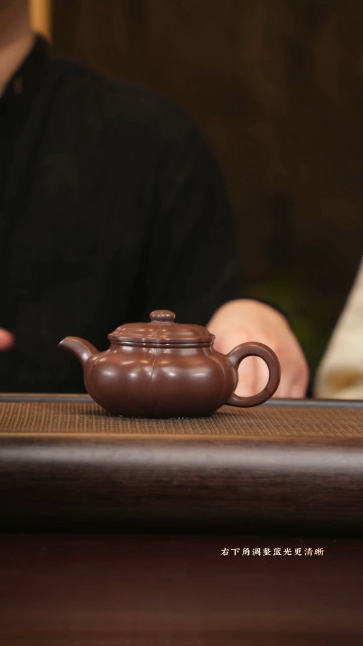 【闪购商品】紫砂茶壶whj 葵仿古 革紫泥 220