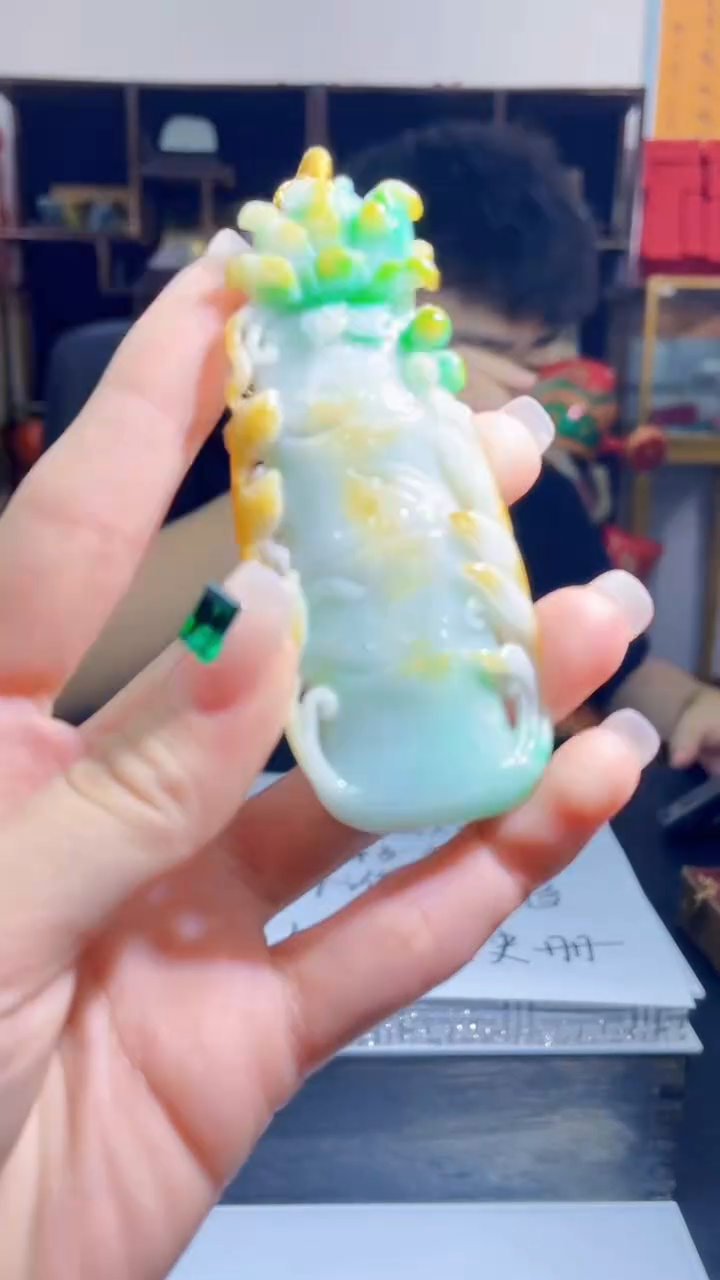 【闪购商品】翡翠吊坠(不含链)未镶嵌E44