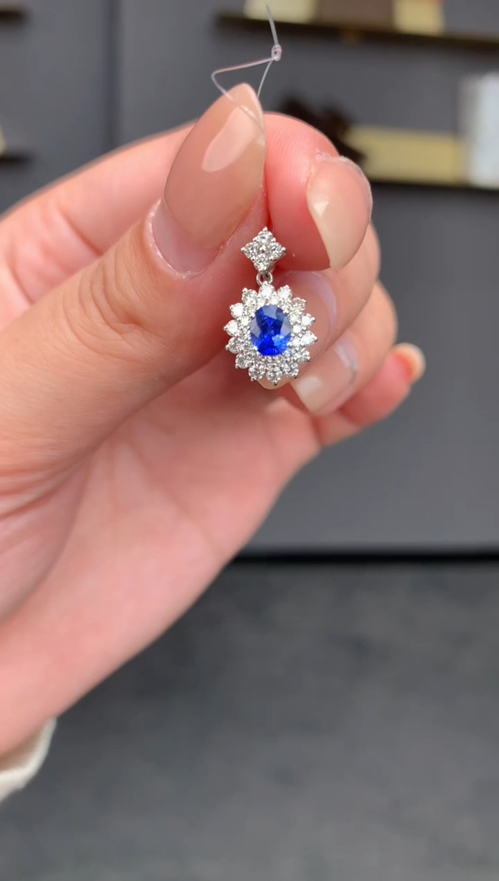 【闪购商品】蓝宝石吊坠(不含链)18K金镶嵌55分蓝宝石吊坠