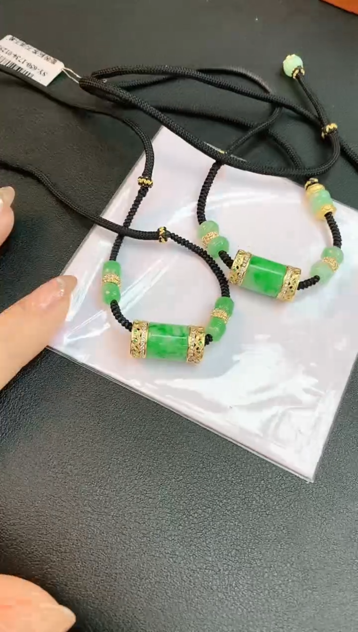 【闪购商品】翡翠颈饰银S925镶嵌赠礼盒证书 多样性发货发其一 珍珍