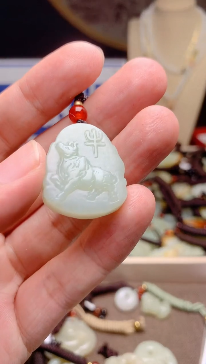 和田玉未镶嵌颈饰1