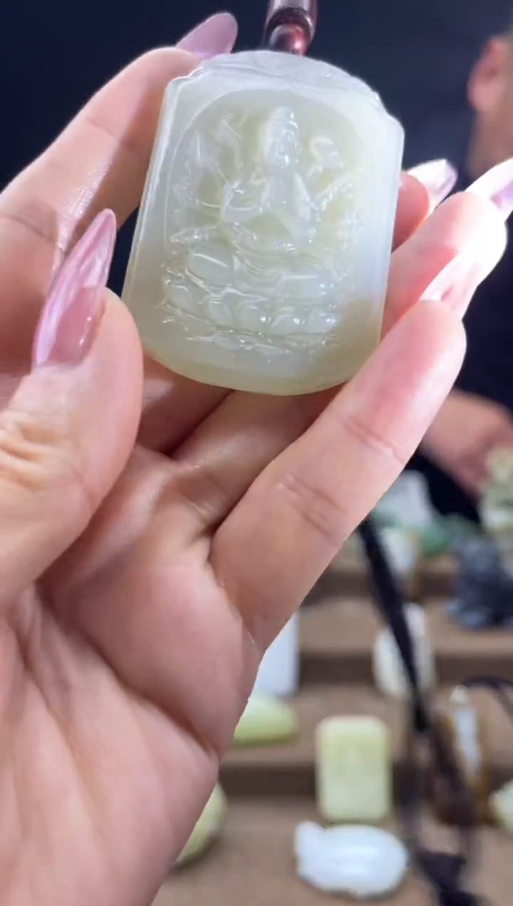 颈饰未镶嵌和田玉1