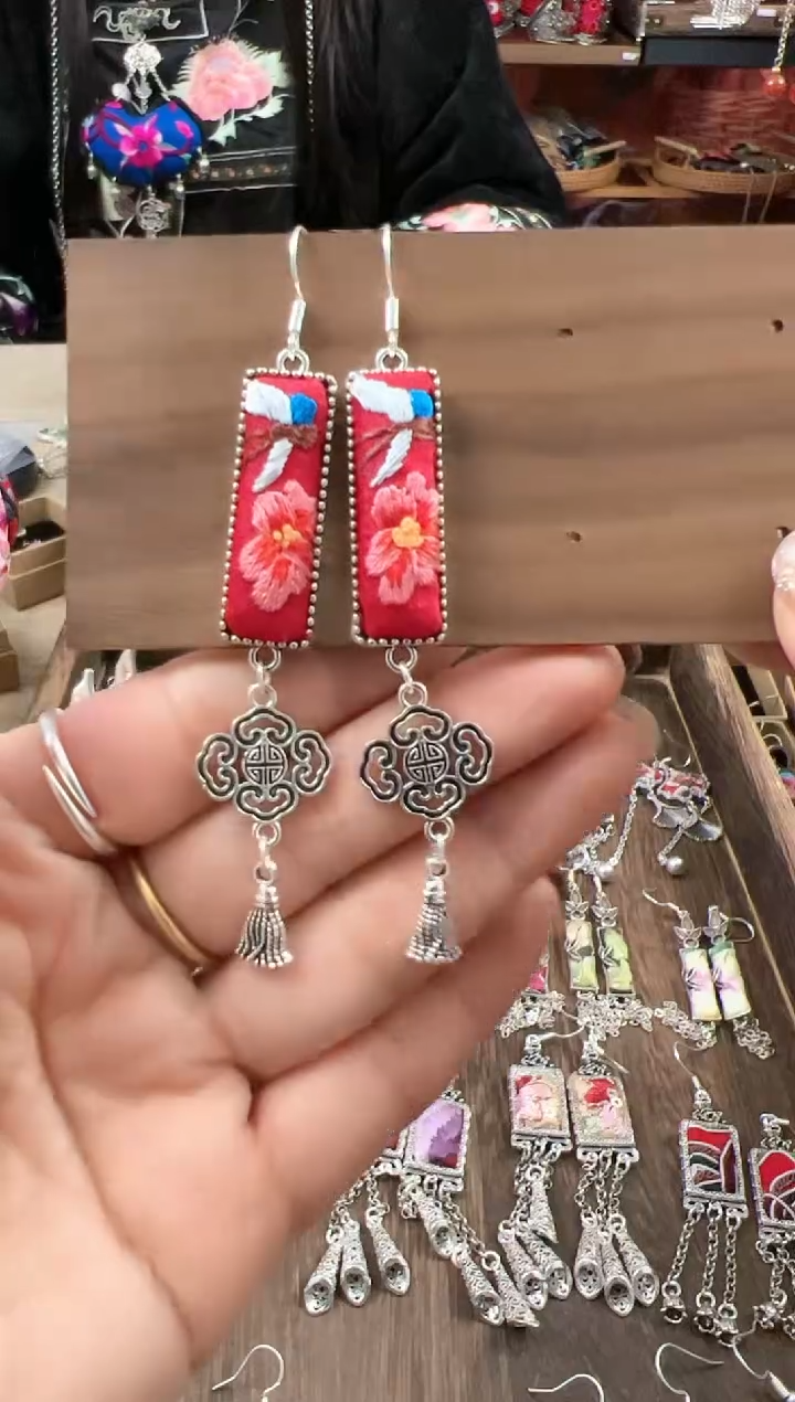 【闪购商品】织绣民族风老绣饰品583