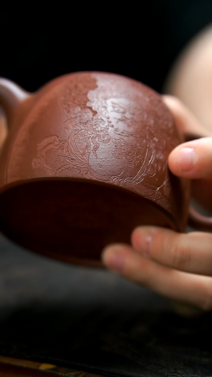 茶壶紫砂刻绘黄财汉铎壶