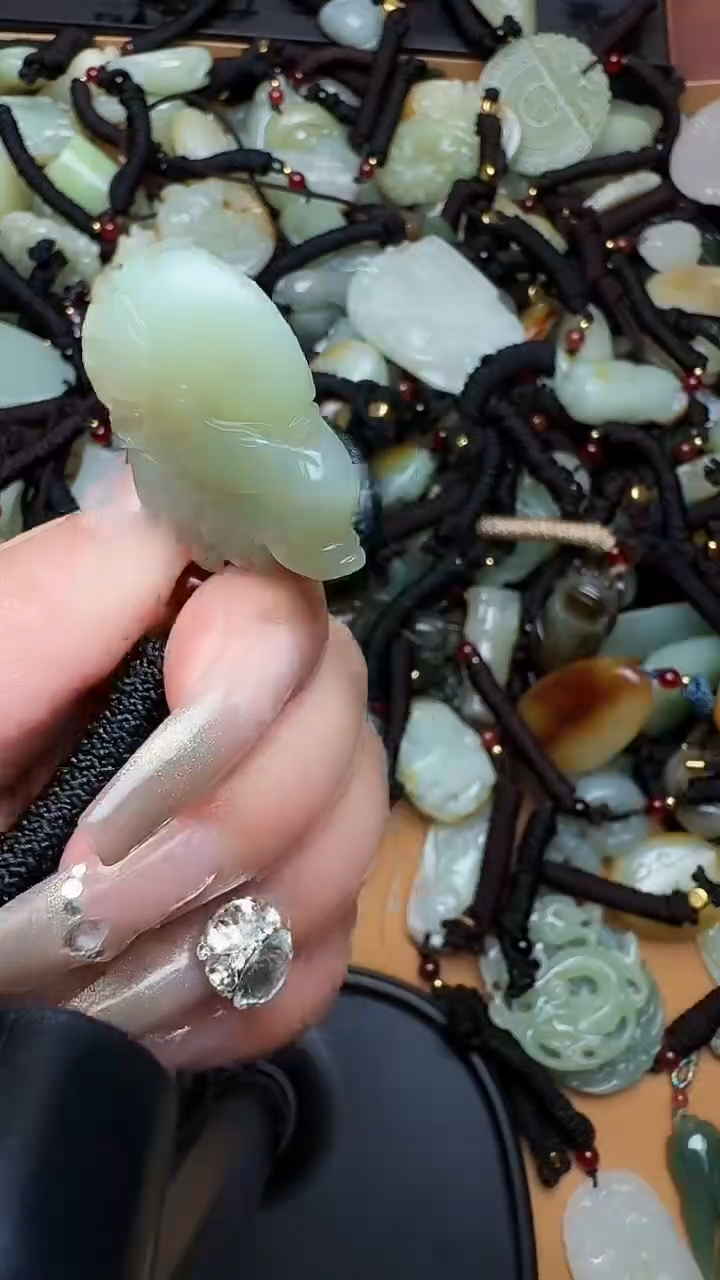 【闪购商品】和田玉颈饰未镶嵌1