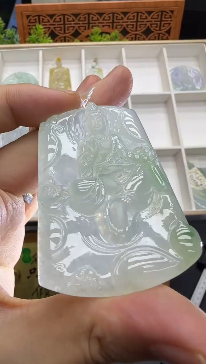 翡翠挂件未镶嵌A货翡翠多样性孤品