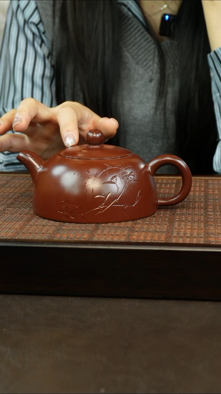 【闪购商品】坭兴陶 纯手工 刻画 半月220cc