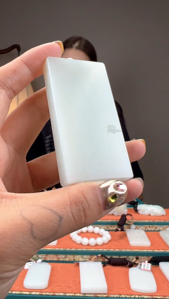 【闪购商品】和田玉颈饰未镶嵌1