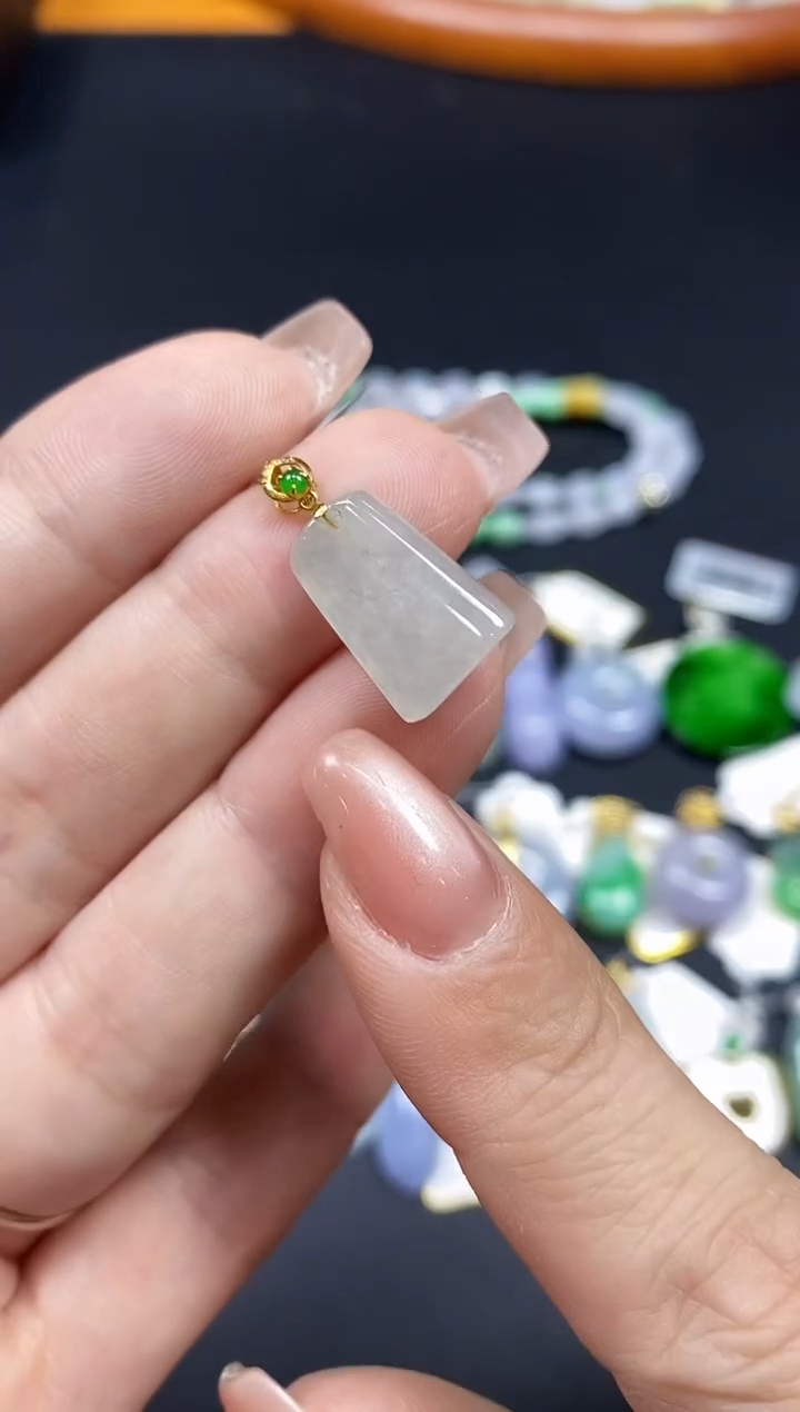 吊坠(不含链)18K金镶嵌翡翠无事牌18K金扣镶嵌@@CMT