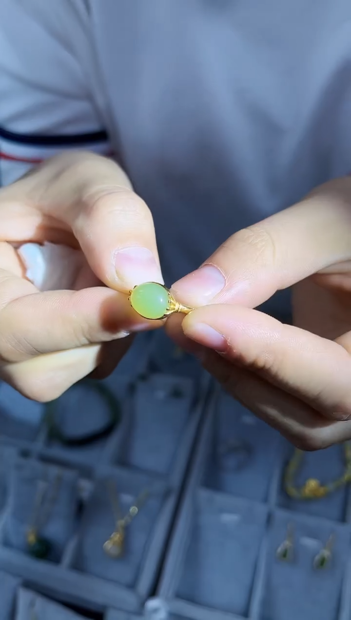 【闪购商品】和田玉戒指银S925镶嵌12312多样性发其一