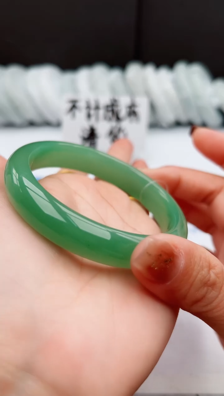 【闪购商品】石英质玉手镯未镶嵌310-DB