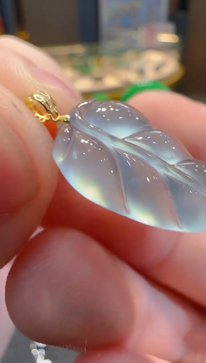 【闪购商品】翡翠吊坠(不含链)18K金镶嵌多样性发货一件