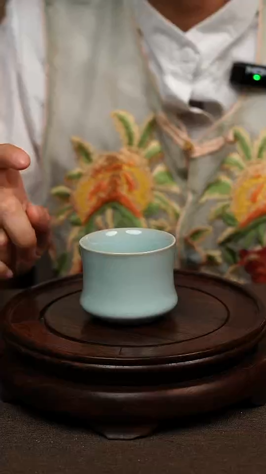 瓷片天青色全手束腰杯100ml微瑕不带礼盒