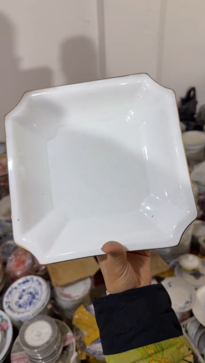 【闪购商品】摆件手绘纯白八方盘杯21.5厘米微瑕介意勿拍