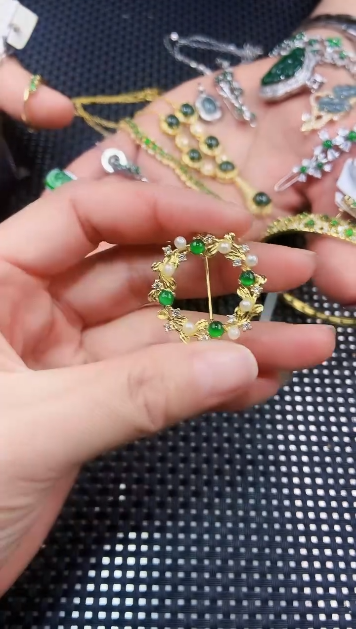 【闪购商品】翡翠吊坠(不含链)未镶嵌111111111