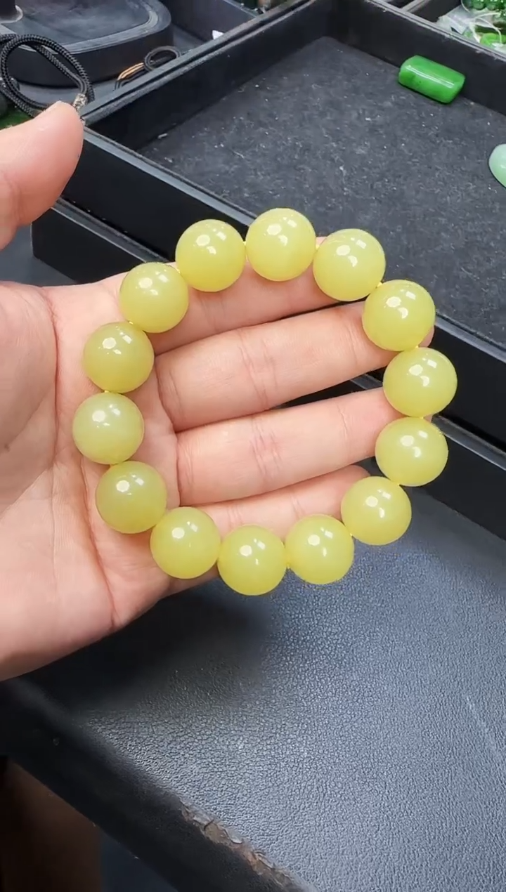 未镶嵌手串和田玉黄口卡16左右