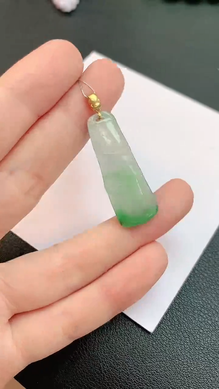 翡翠18K金镶嵌颈饰赠礼盒证书 敏