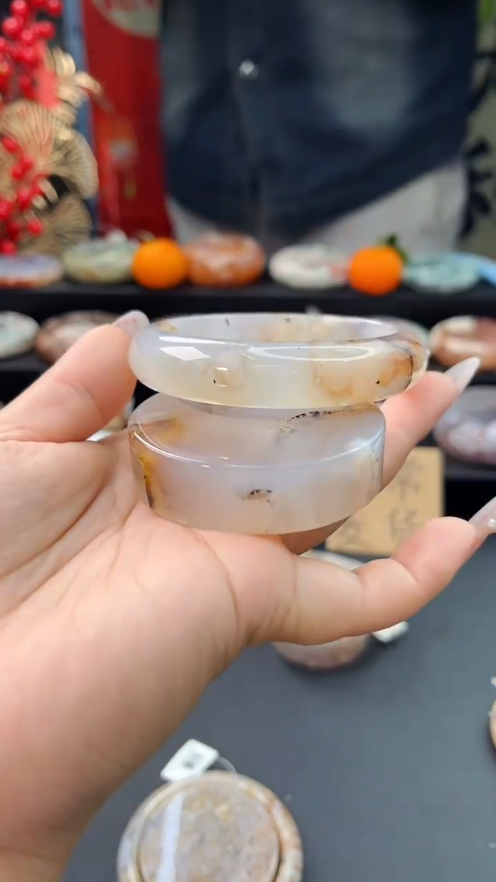 【闪购商品】石英质玉手镯未镶嵌赠送镯心（60圈口）无证书