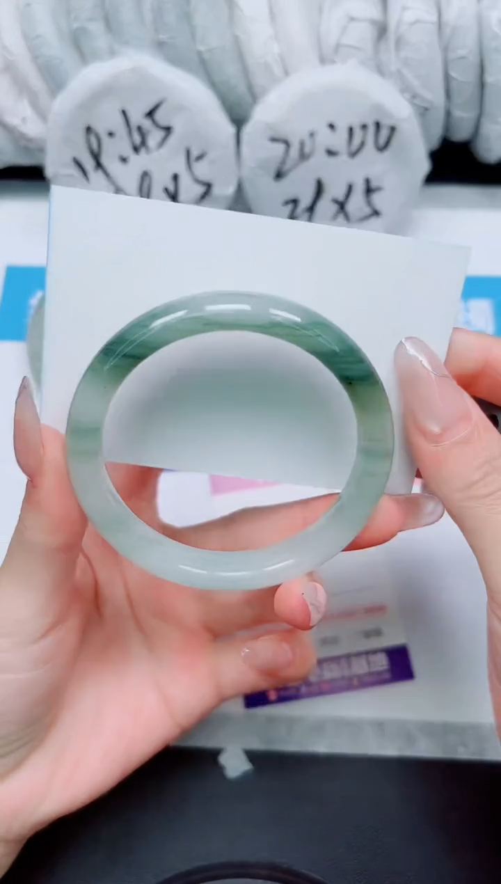 【闪购商品】石英质玉手镯未镶嵌130